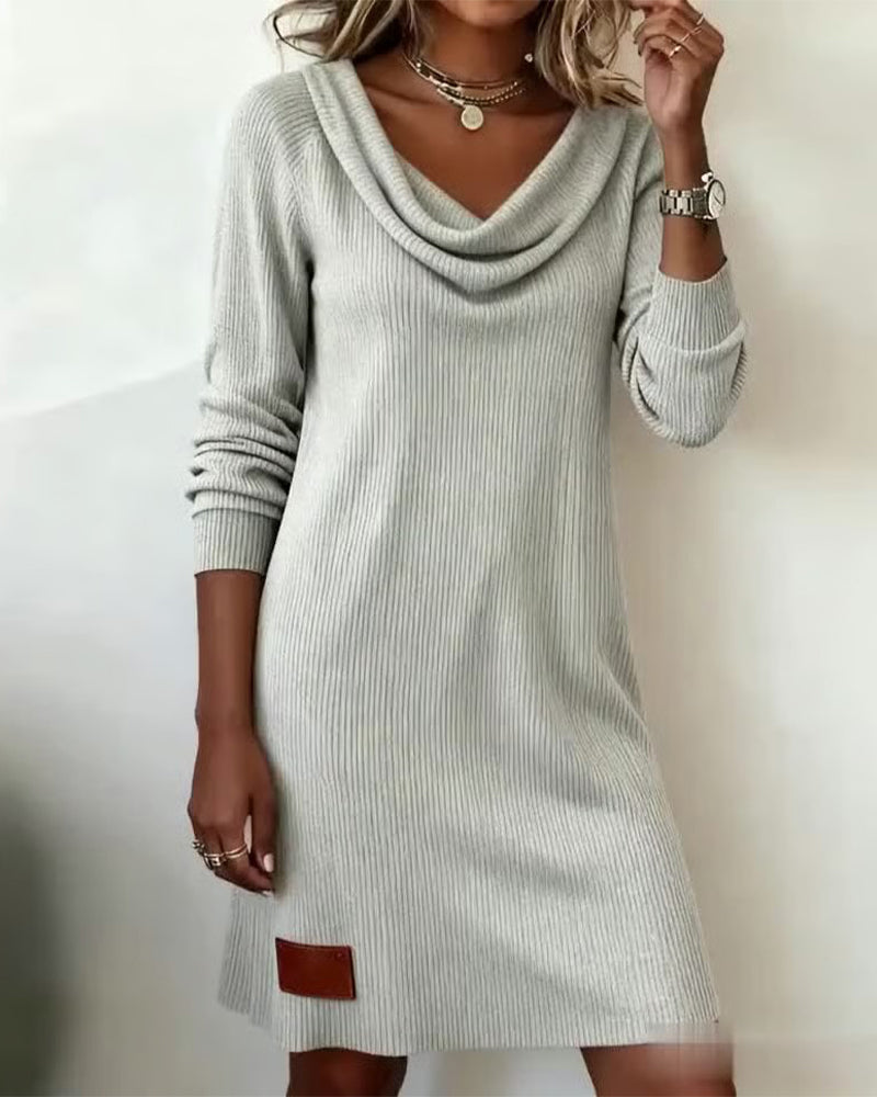 Helisora - Straight Dress with Long Sleeves and High Neck