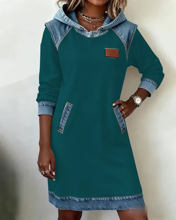 Chanty - Casual dress with contrasting hood