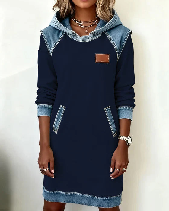 Chanty - Casual dress with contrasting hood