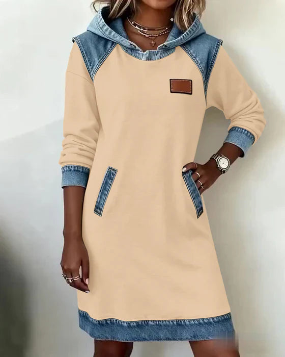 Chanty - Casual dress with contrasting hood